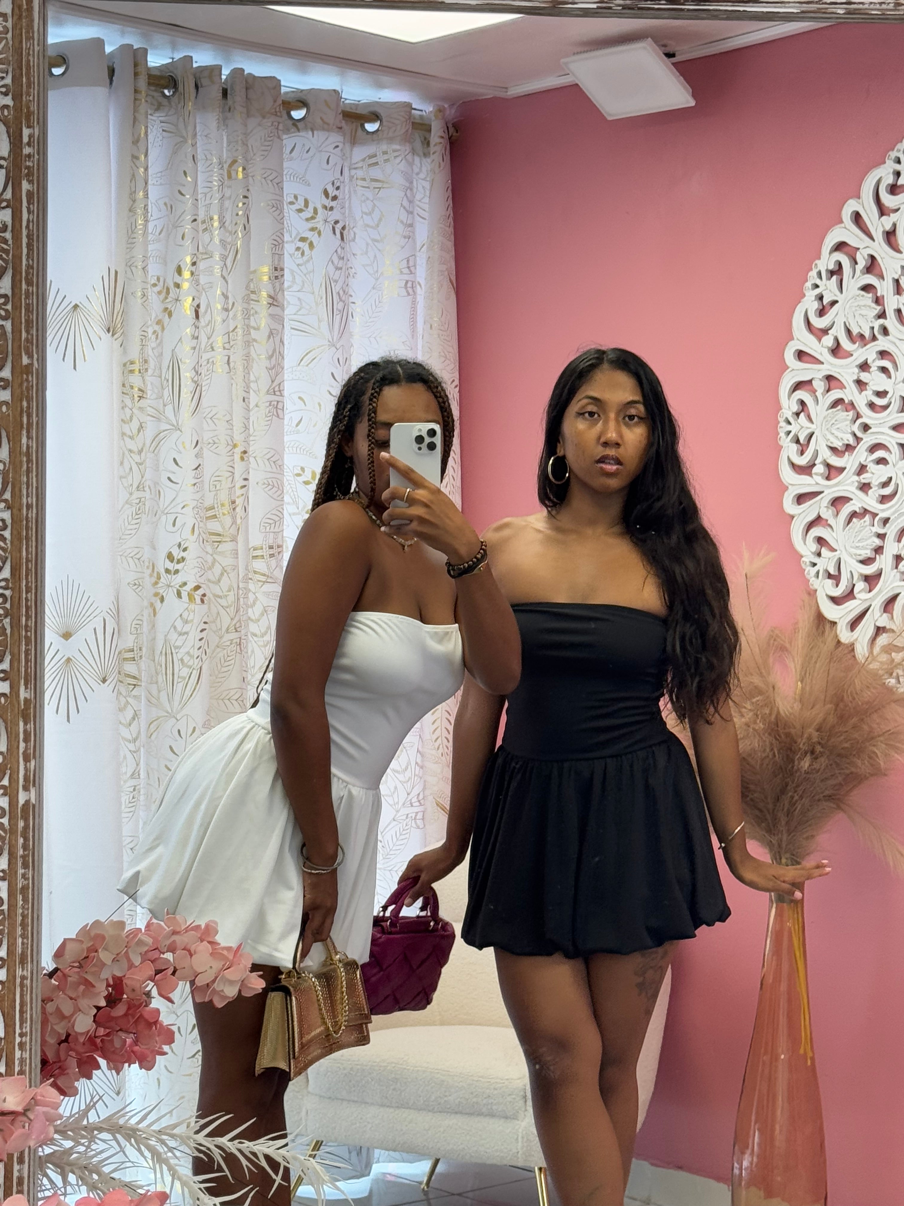 robe bustier courte fluide.