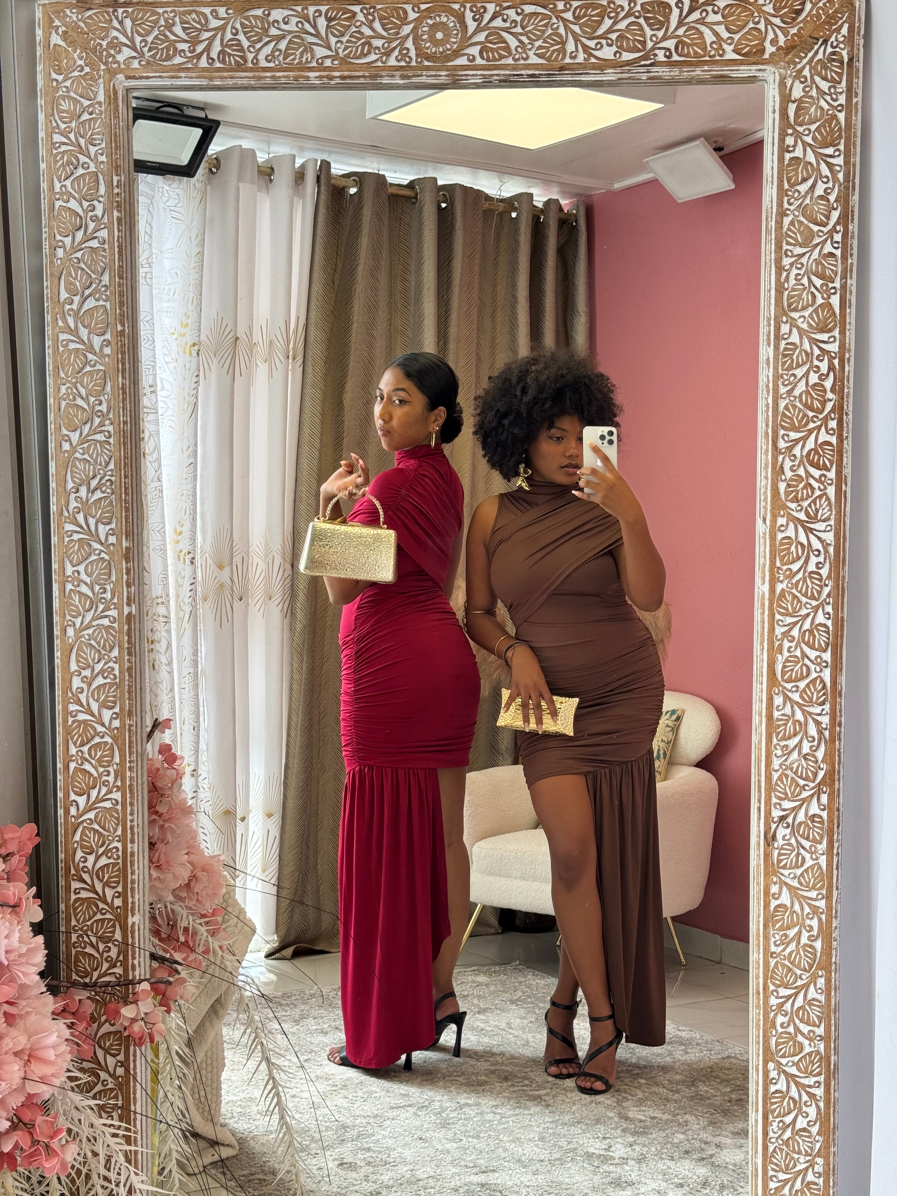 Mini Robe  de soirée , drapée froncée , col, roulé sans manches