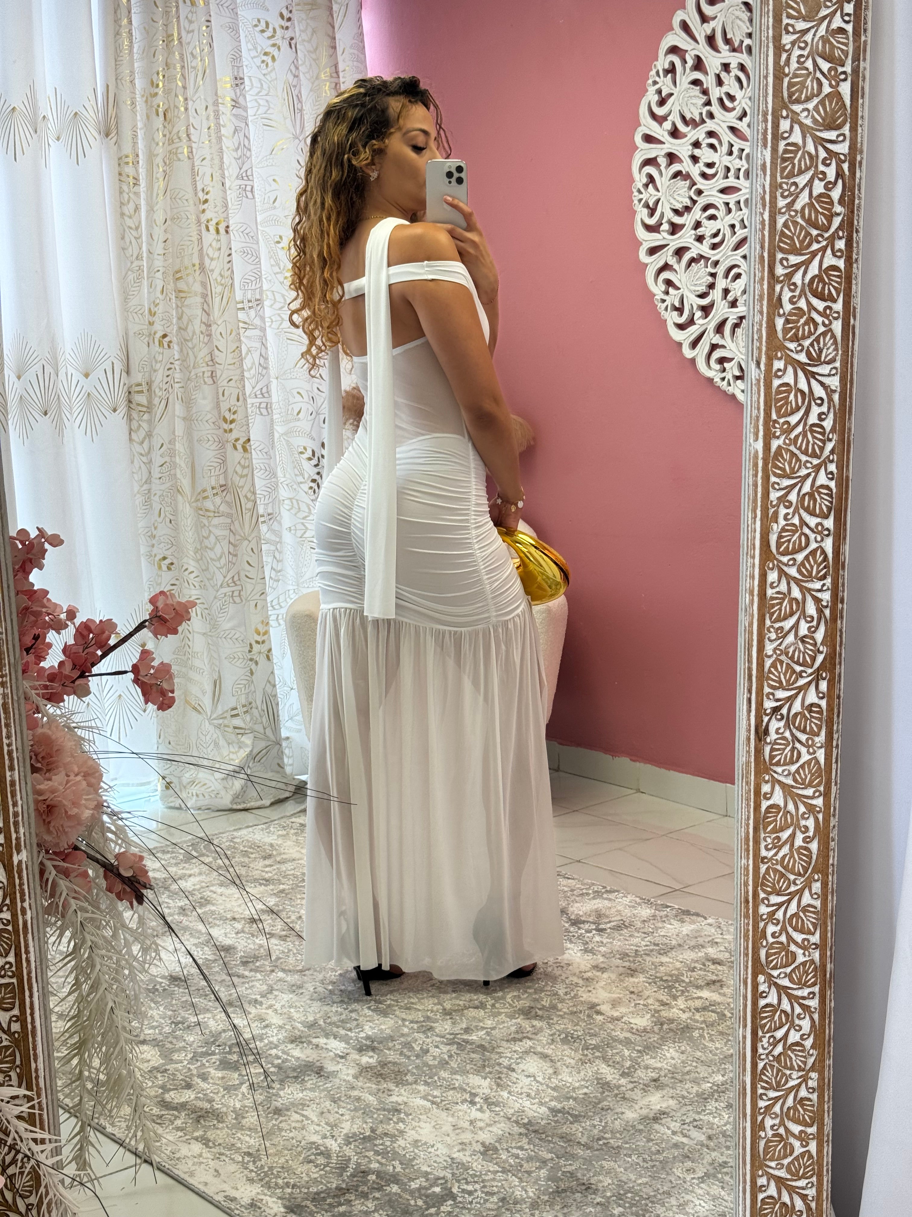 Robe de soirée épaules dénudées, dos nu