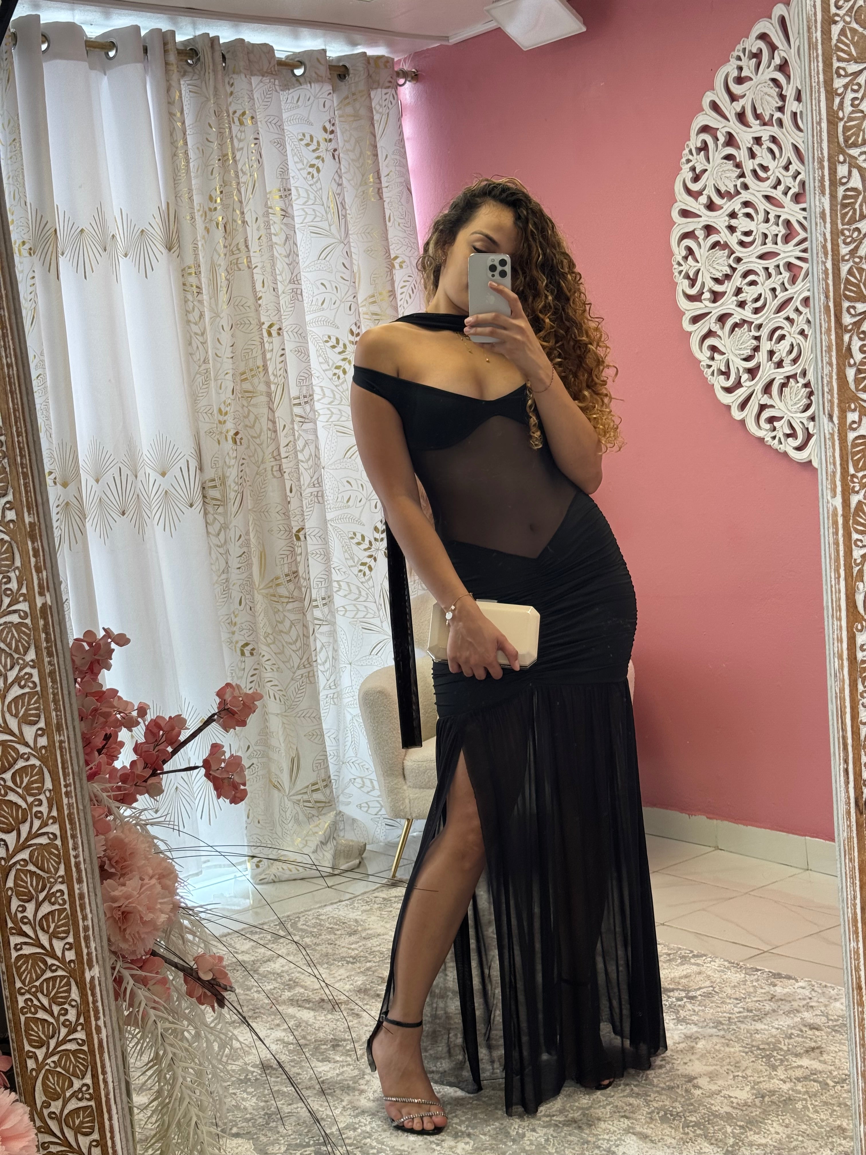 Robe de soirée épaules dénudées, dos nu