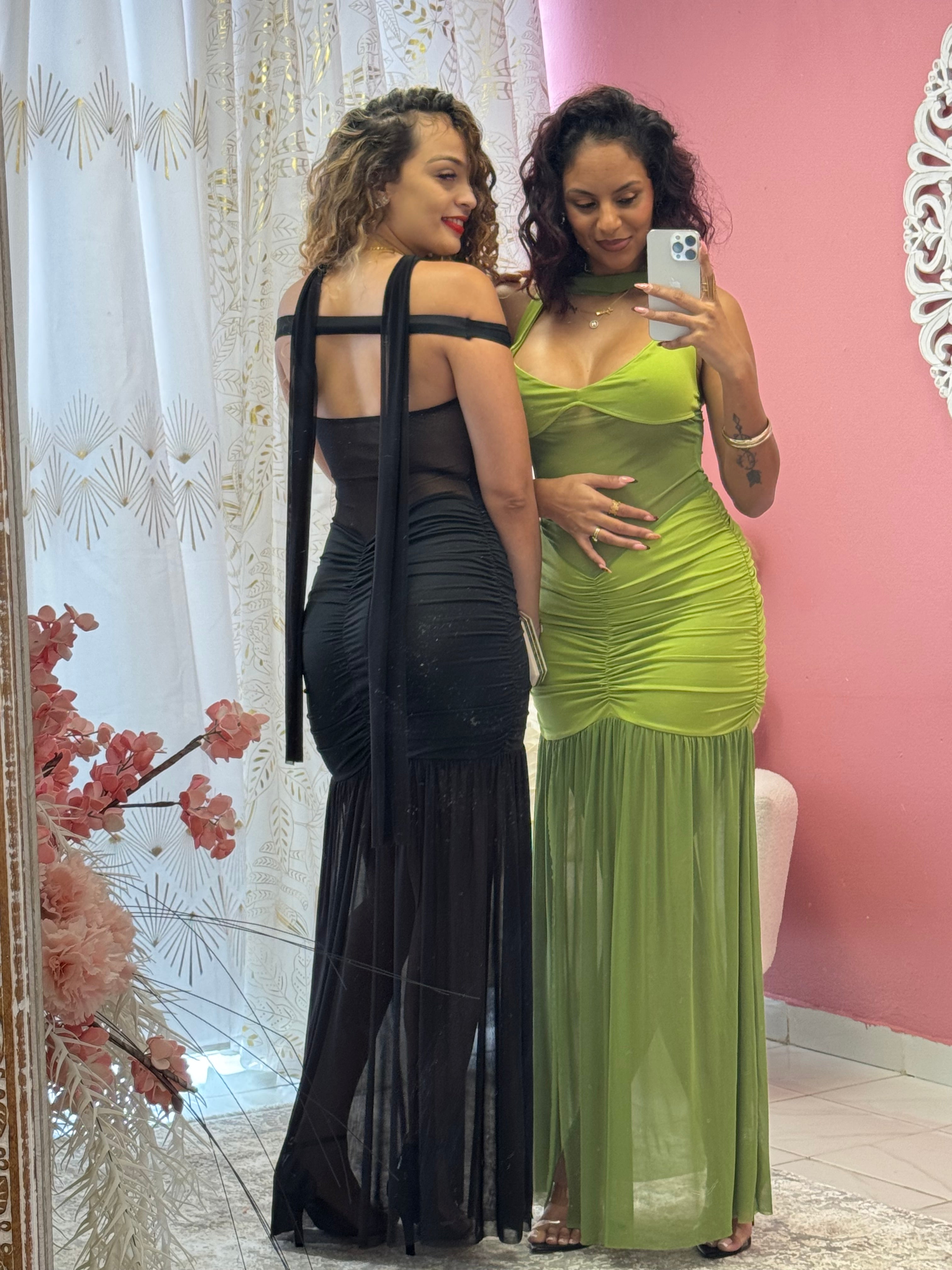 Robe de soirée épaules dénudées, dos nu